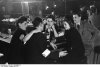 Bundesarchiv_Bild_101I-134-0794-02A,_Polen,_Ghetto_Warschau,_Juden_in_Nachtclub.jpg